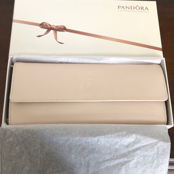 Pandora jewelry Travel wallet - Picture 8 of 8